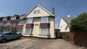 1 Warefield Road, Paignton